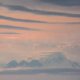 Fleur_Halkema_Fotografie-Alaska_Evening-Stillness_Collection-interieur-interior-nature-landscape-pink-mountains-mist-clouds